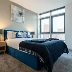 2br Flat - Sleeps 8 - Balcony With View Appartement