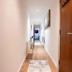 2br Flat - Sleeps 8 - Balcony With View Appartement *