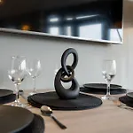 Appartement 2br Flat - Sleeps 8 - Balcony With View *