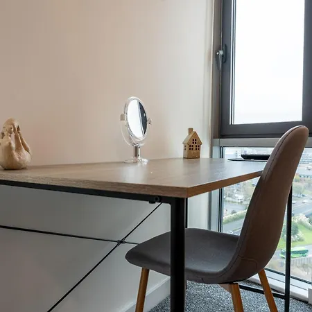 2br Flat - Sleeps 8 - Balcony With View Appartement *