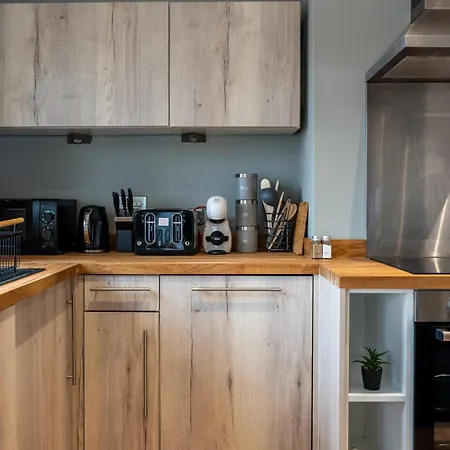 Appartement 2br Flat - Sleeps 8 - Balcony With View *