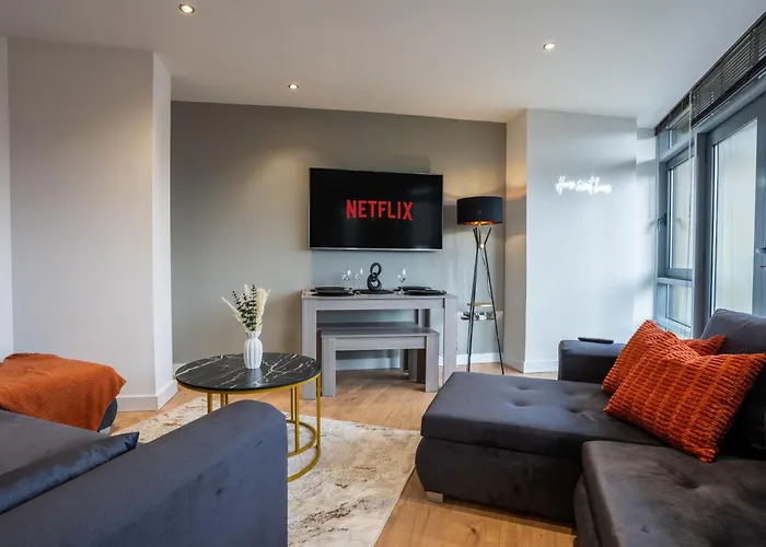 2br Flat - Sleeps 8 - Balcony With View Appartement