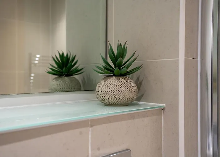 2br Flat - Sleeps 8 - Balcony With View Апартаменти *