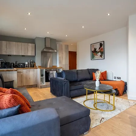 2br Flat - Sleeps 8 - Balcony With View 公寓 利兹